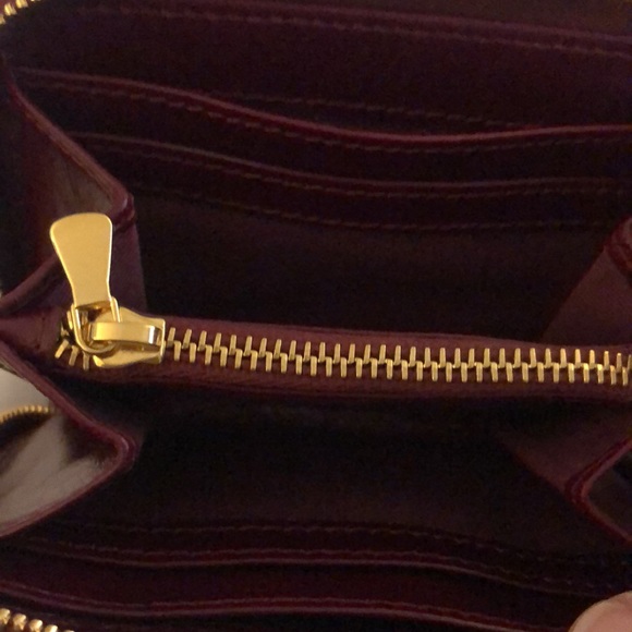 Feed Projects Burgundy Leather Mini Zip Around Wallet NEW - Picture 9 of 13